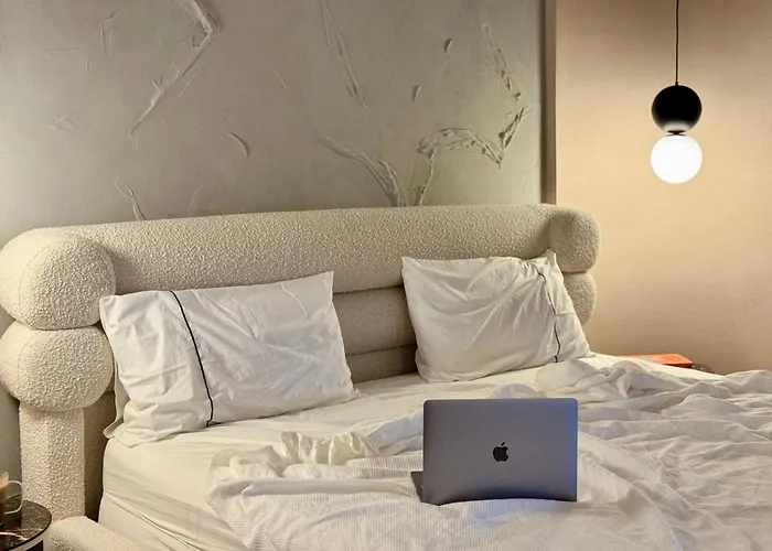 Canaryislandshost L Tierra * Nazaret